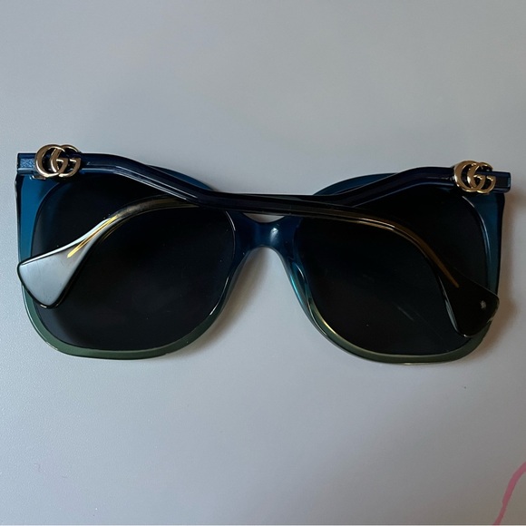 Gucci Oversize Rectangle-Frame Cat Eye Translucent Blue Acetate Sunglasses - Picture 8 of 8